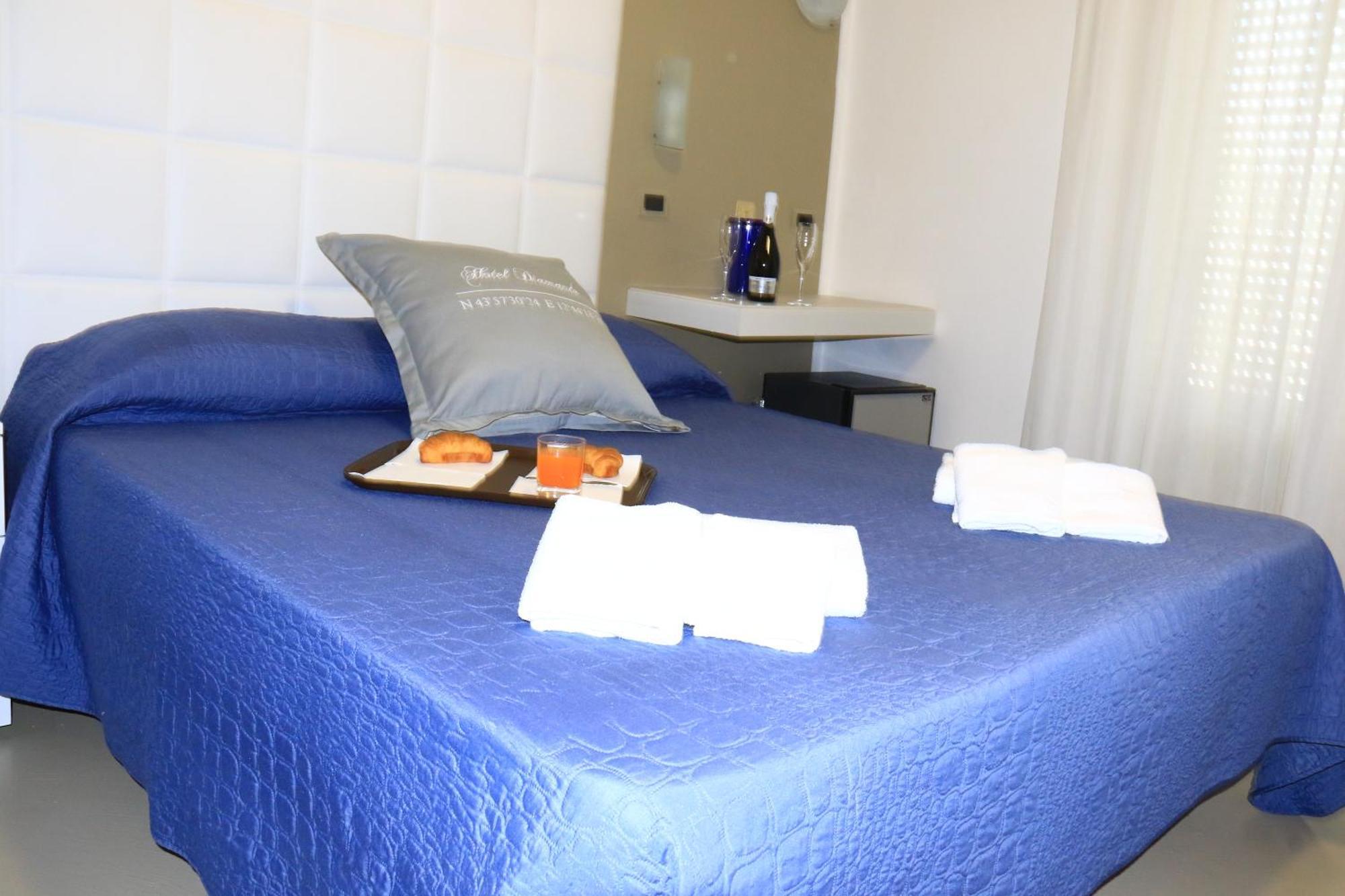 Hotel Diamante Cattolica Zewnętrze zdjęcie