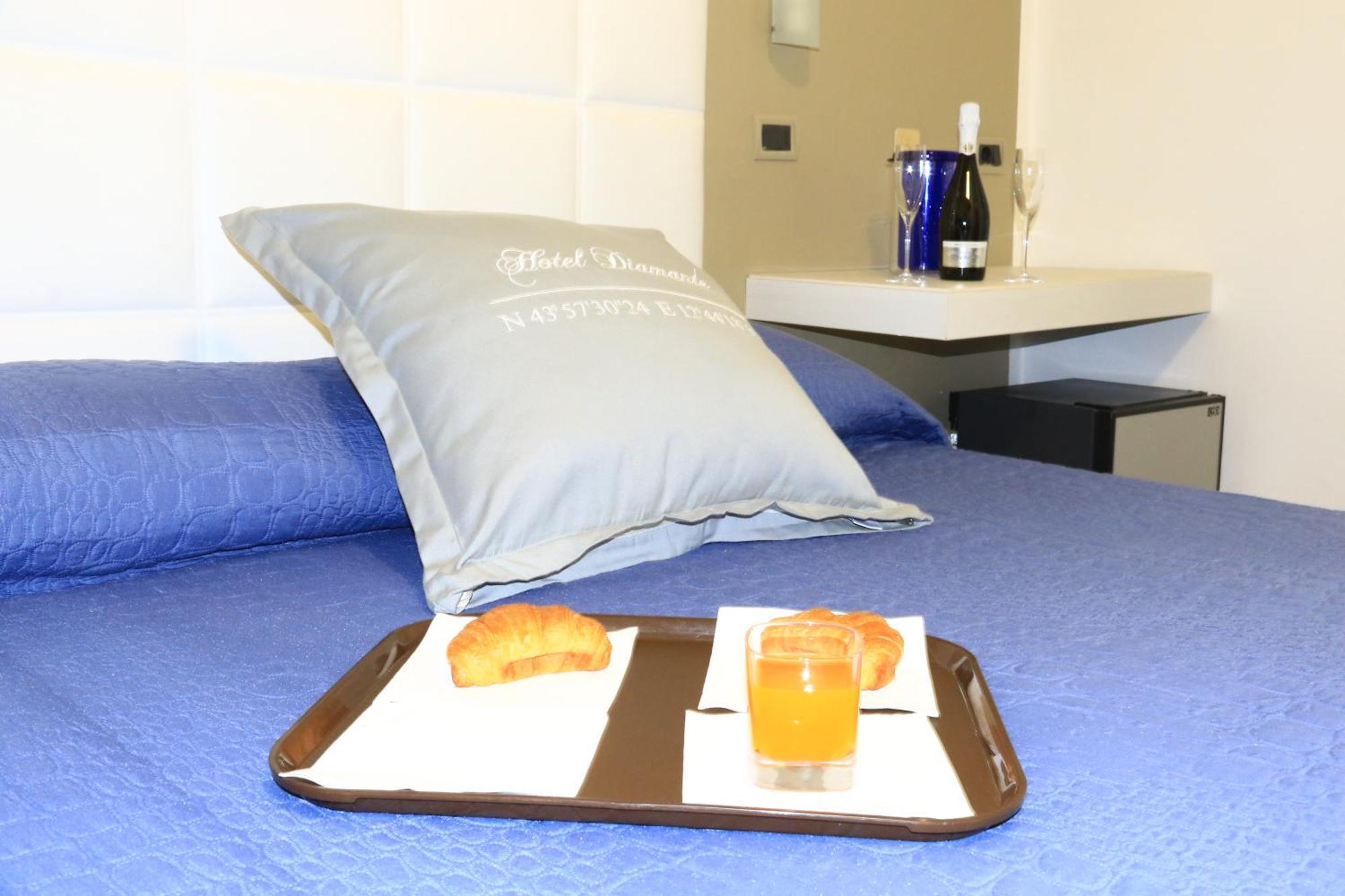 Hotel Diamante Cattolica Zewnętrze zdjęcie