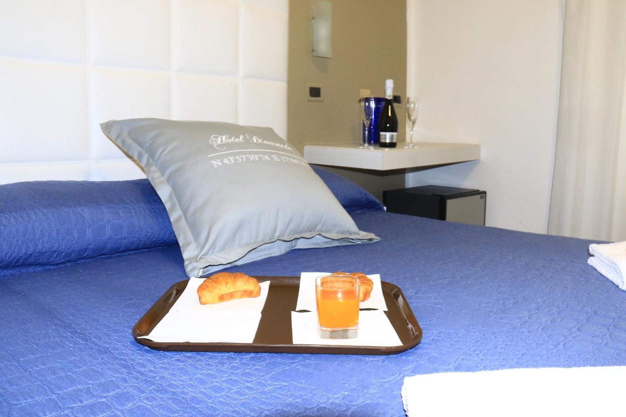 Hotel Diamante Cattolica Zewnętrze zdjęcie