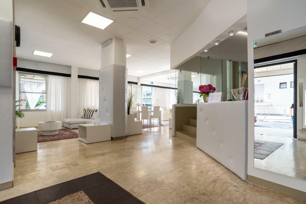 Hotel Diamante Cattolica Zewnętrze zdjęcie